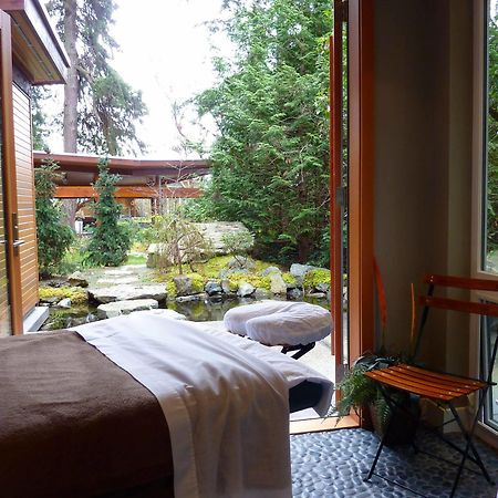 Pointhouse Suites On Sargeant Bay Halfmoon Bay Екстериор снимка