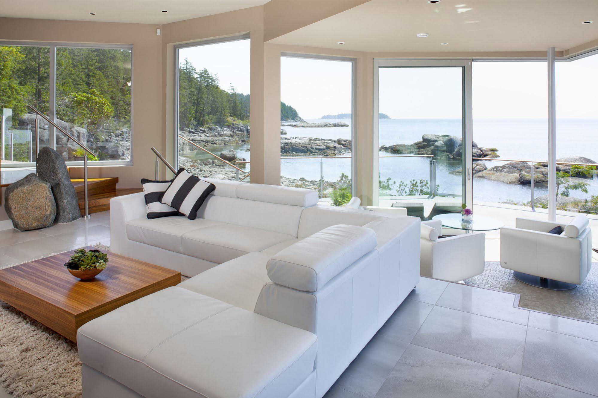 Pointhouse Suites On Sargeant Bay Halfmoon Bay Екстериор снимка